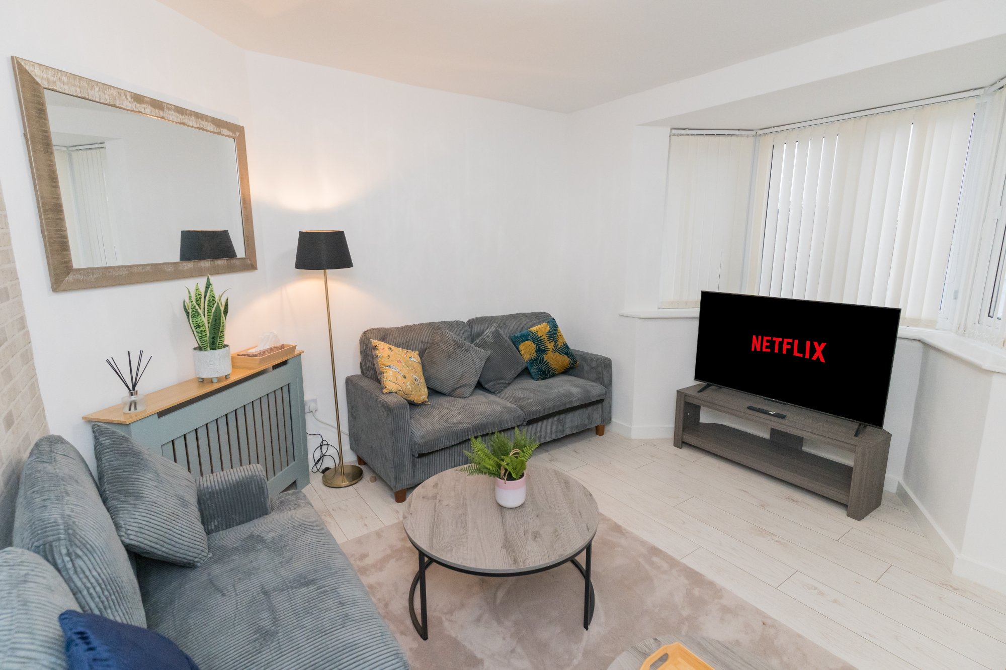 Living room with Netflix